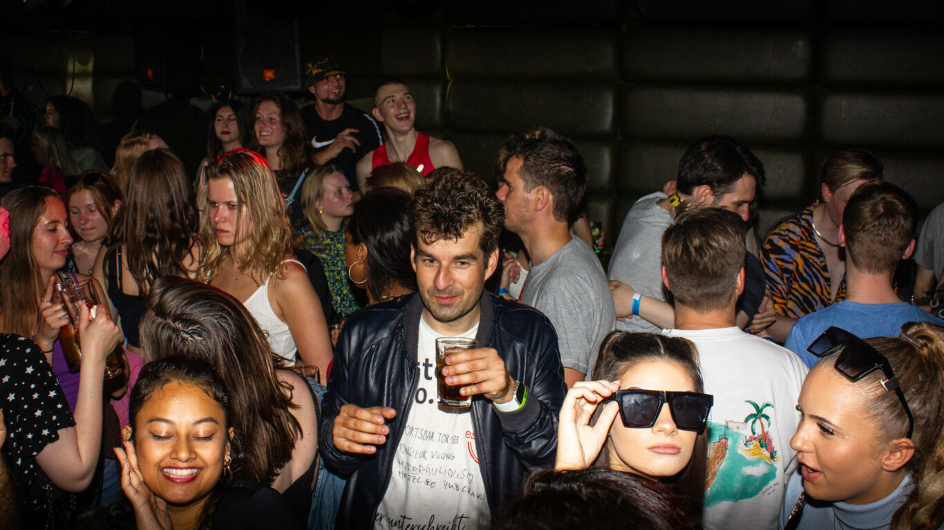 10 Tips for Planning the Perfect Pub Crawl in Nice